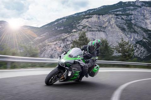 2023 Kawasaki Ninja H2 SX SE in Columbia, Missouri - Photo 11