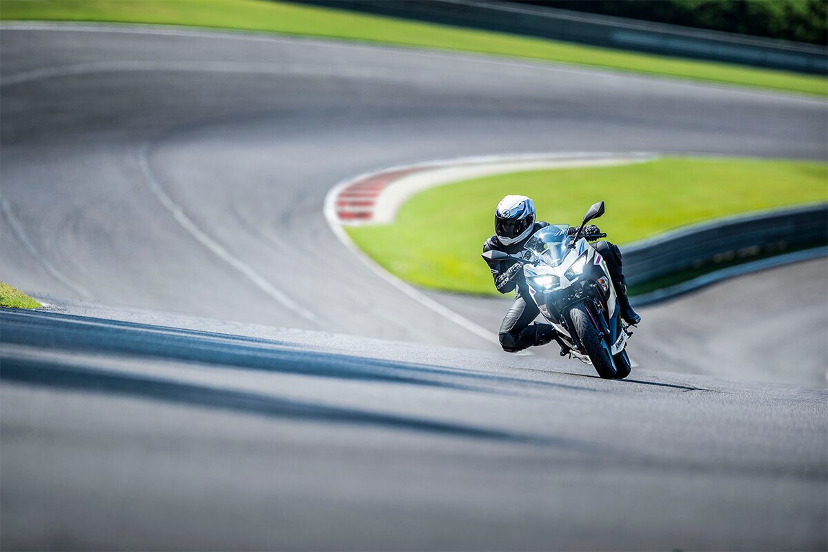 2023 Kawasaki Ninja 400 ABS in Manchester, New Hampshire - Photo 20