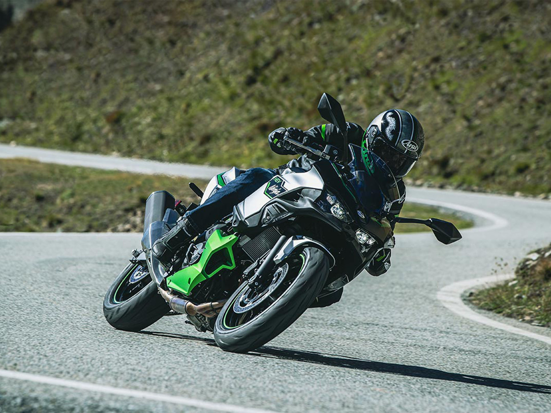 2024 Kawasaki Ninja 7 Hybrid ABS in Santa Maria, California - Photo 5