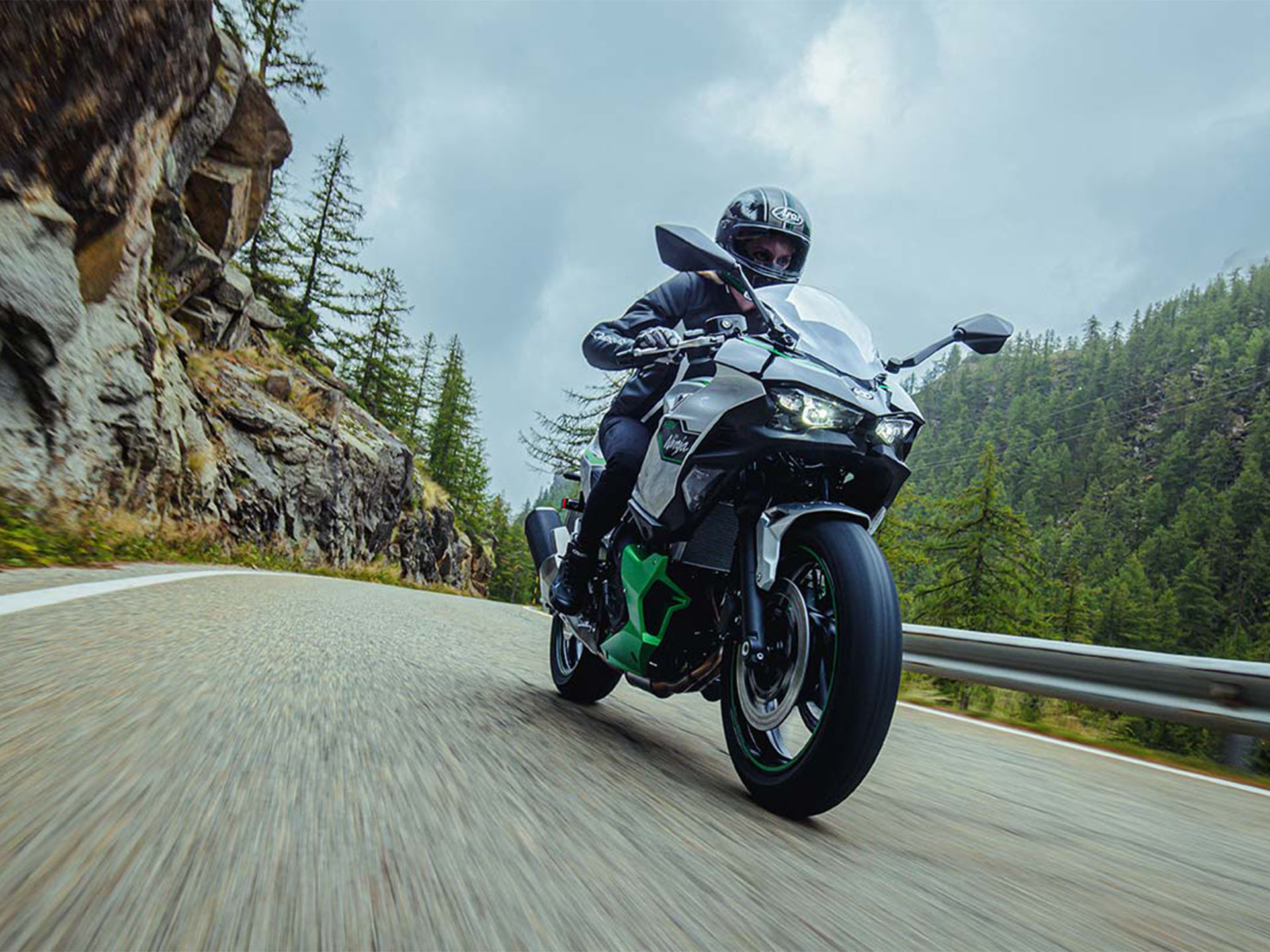 2024 Kawasaki Ninja 7 Hybrid ABS in Santa Maria, California - Photo 6