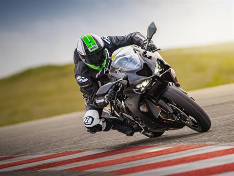 Used 2024 Kawasaki Ninja ZX-6R Pearl Robotic White / Metallic