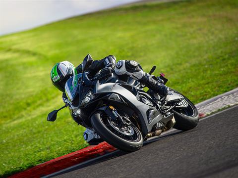 Used 2024 Kawasaki Ninja ZX-6R Pearl Robotic White / Metallic