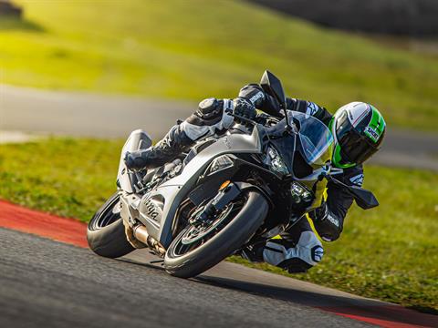 Used 2024 Kawasaki Ninja ZX-6R Pearl Robotic White