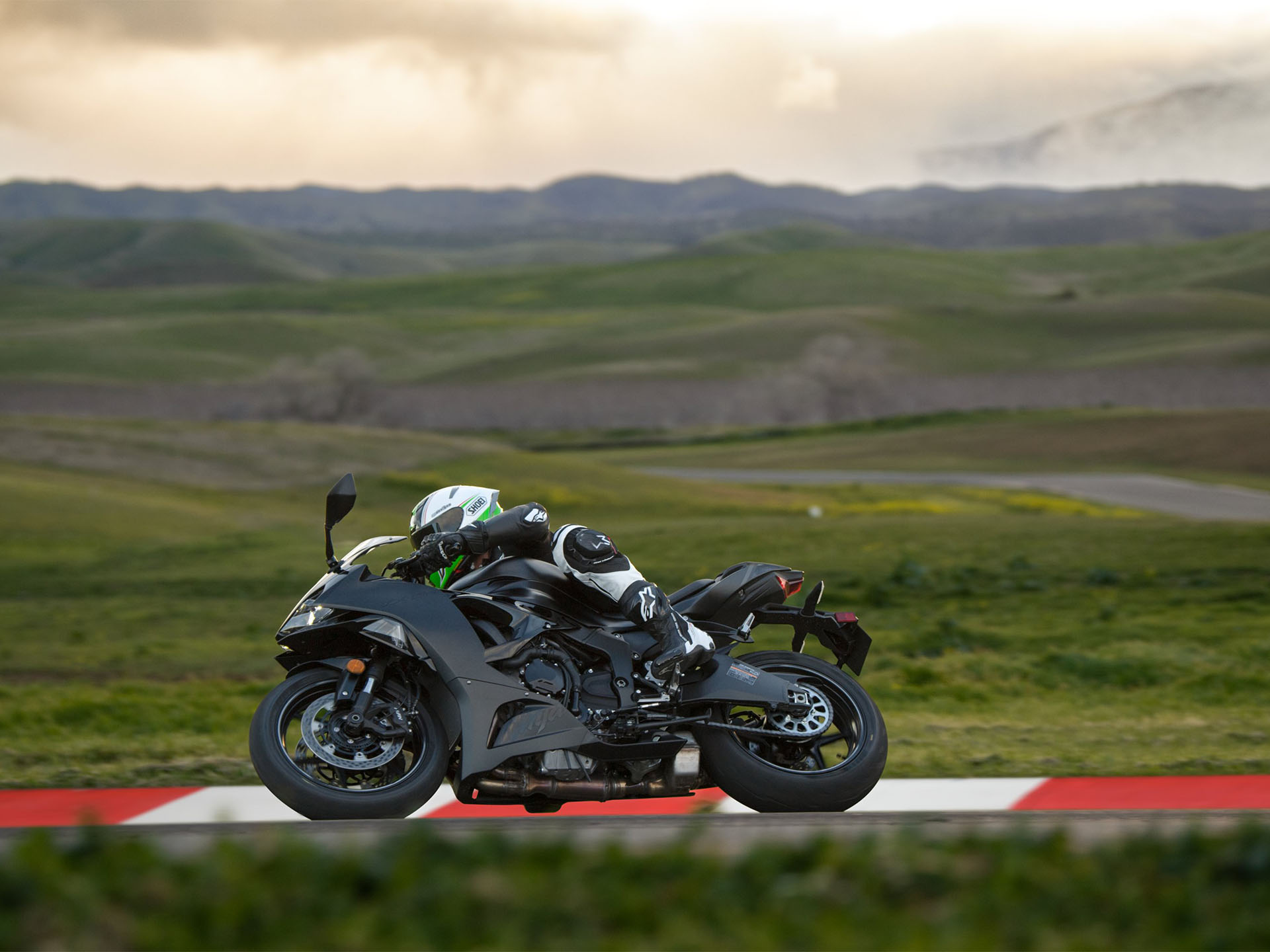 Used 2024 Kawasaki Ninja ZX-6R Pearl Robotic White