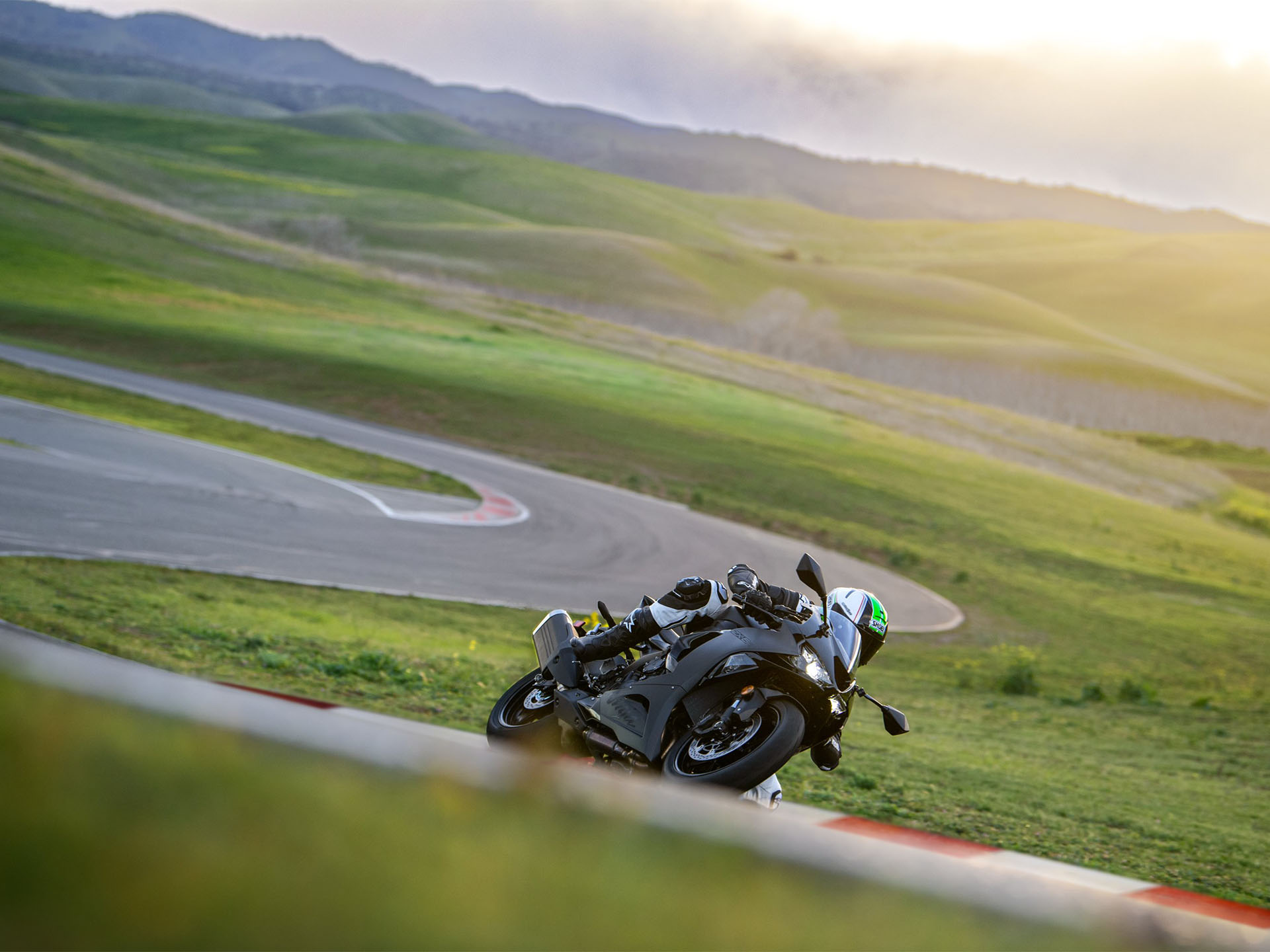 2024 Kawasaki Ninja ZX-6R in Topeka, Kansas - Photo 14
