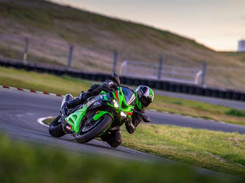2024 Kawasaki Ninja ZX-6R ABS KRT Edition in North Bend, Oregon - Photo 15