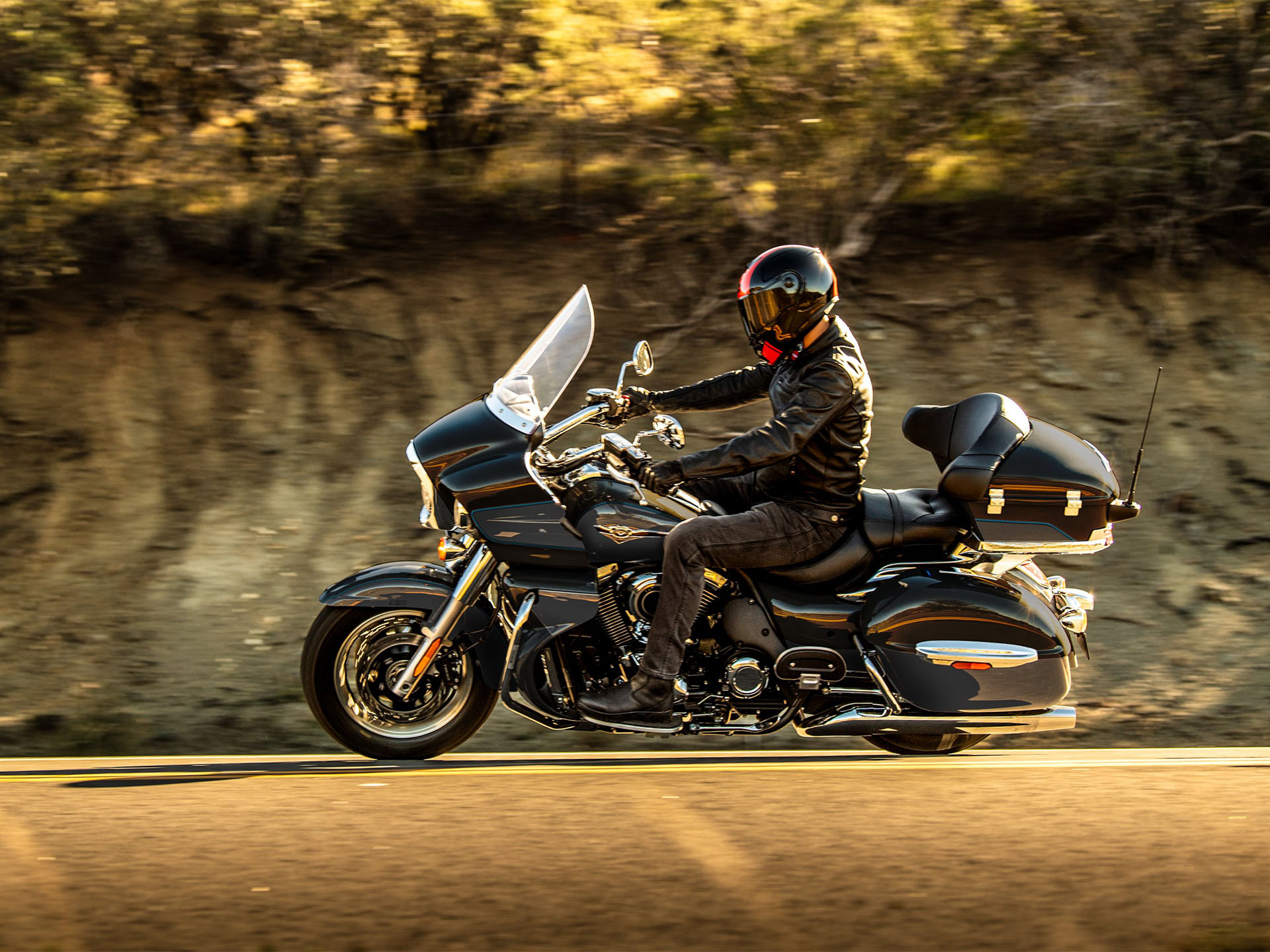 2024 Kawasaki Vulcan 1700 Voyager ABS in Santa Maria, California - Photo 4