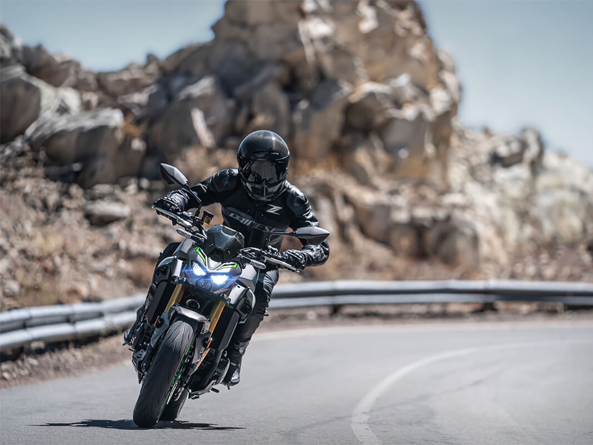 2025 Kawasaki Z900 SE ABS in Santa Maria, California - Photo 13