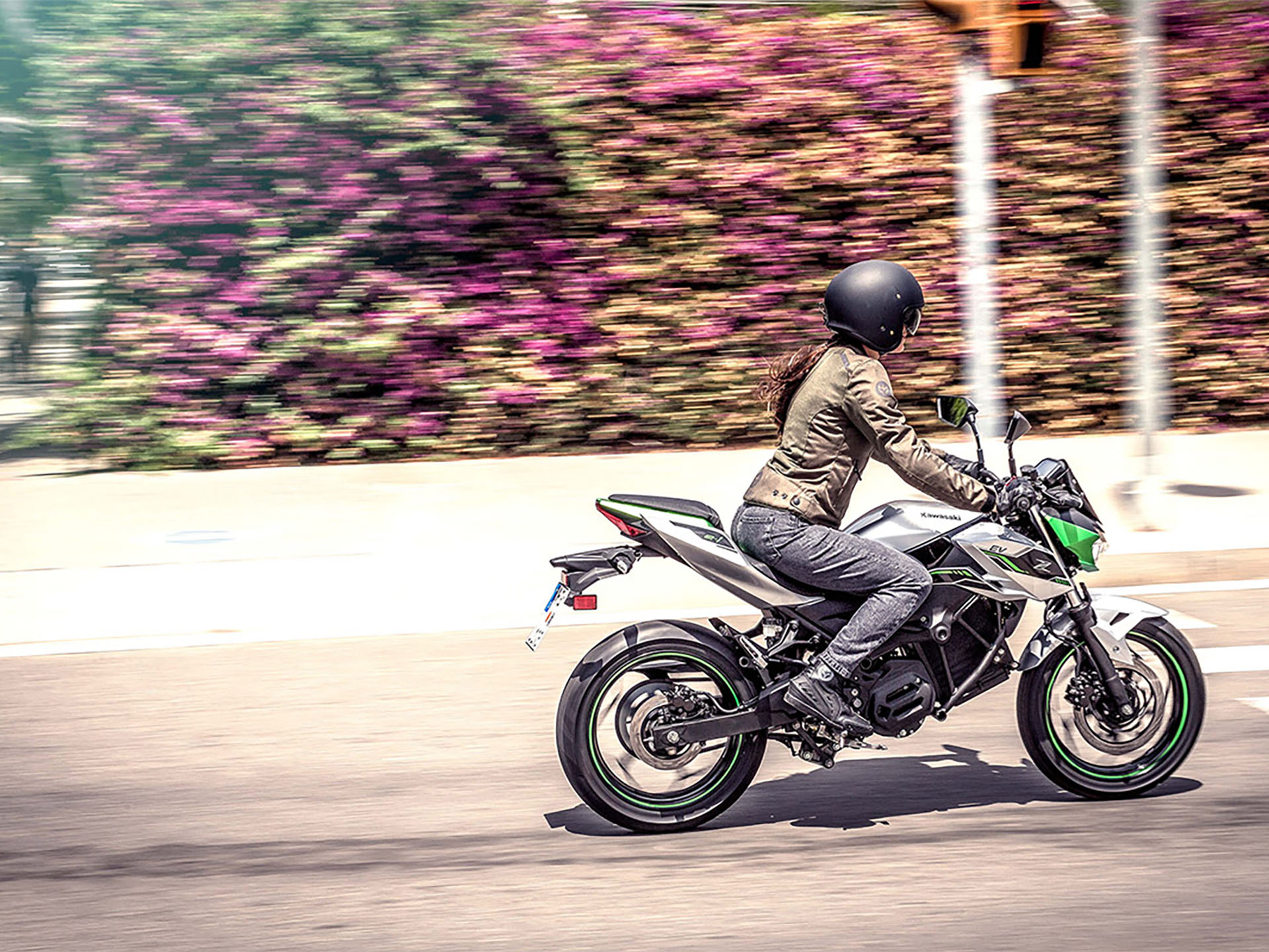 2024 Kawasaki Z e-1 ABS in Santa Maria, California - Photo 15