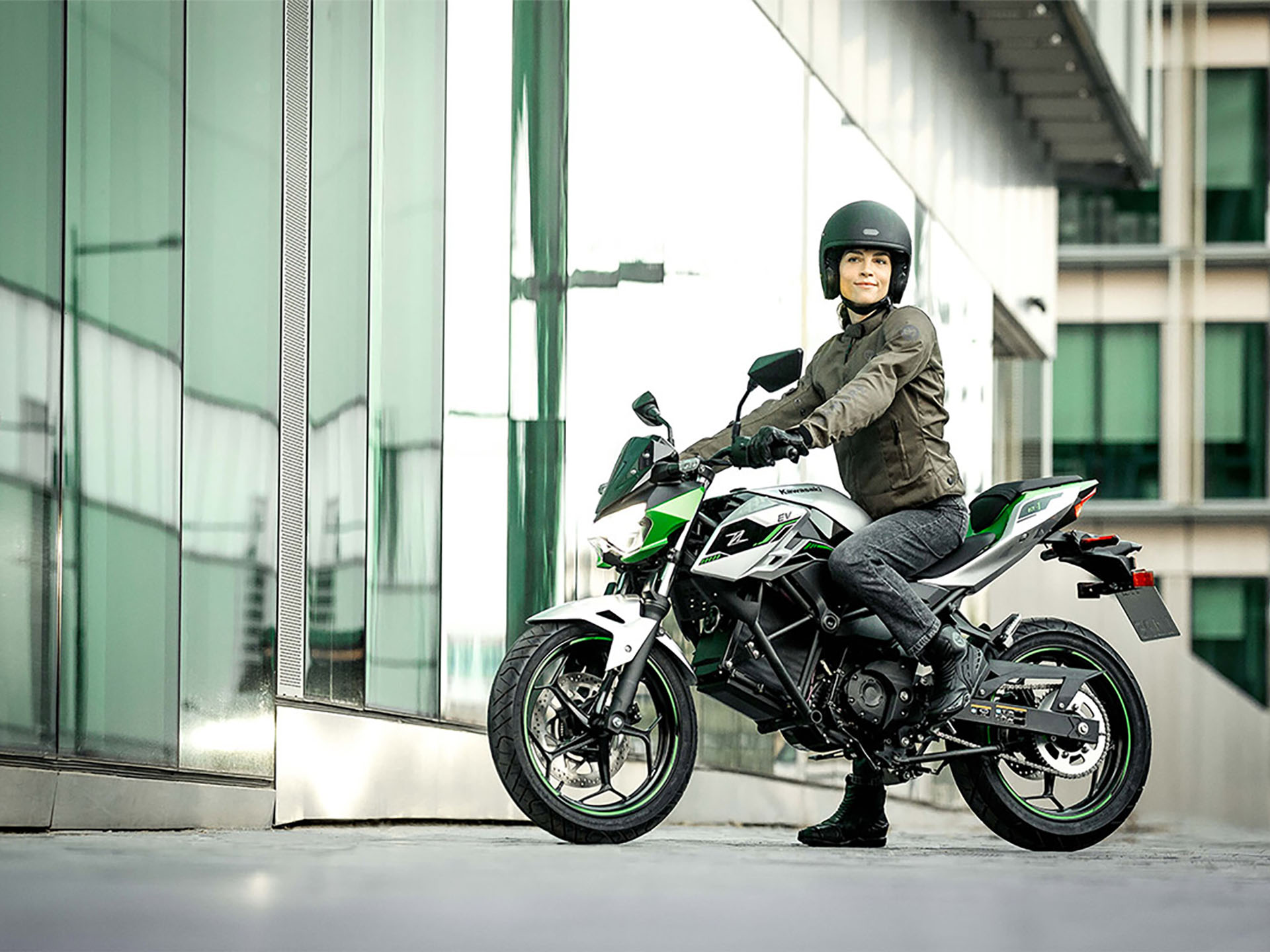 2024 Kawasaki Z e-1 ABS in Santa Maria, California - Photo 17