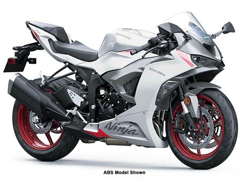 2025 Kawasaki Ninja ZX-6R in Columbia, South Carolina - Photo 3