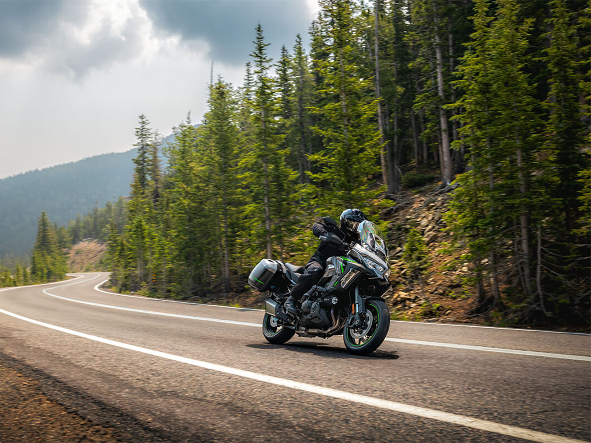 2025 Kawasaki Versys 1100 SE LT ABS in North Bend, Oregon - Photo 6
