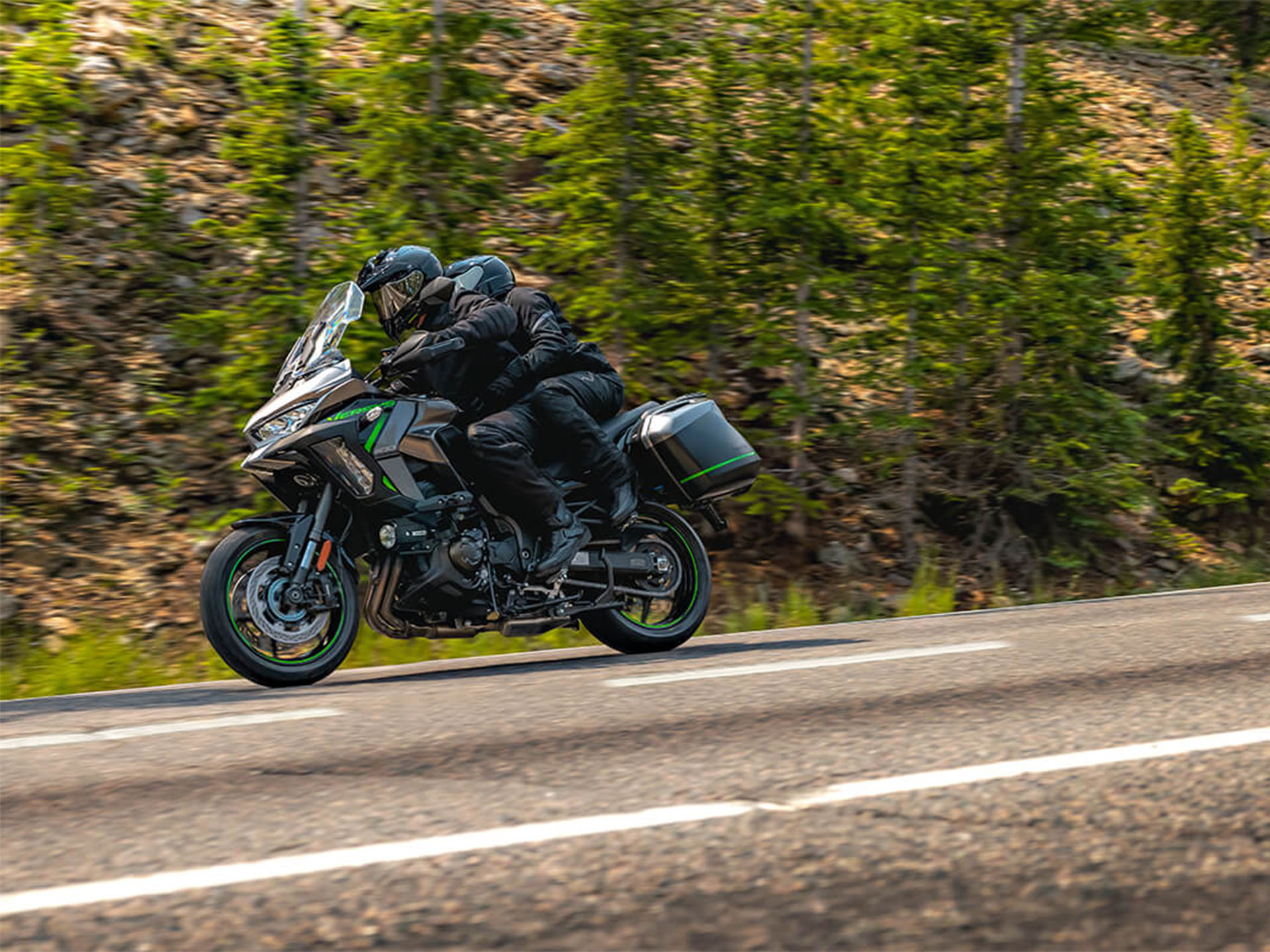 2025 Kawasaki Versys 1100 SE LT ABS in North Bend, Oregon - Photo 7