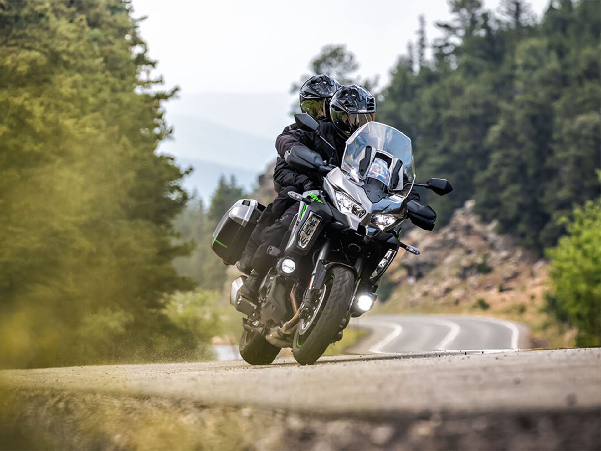 2025 Kawasaki Versys 1100 SE LT ABS in North Bend, Oregon - Photo 8