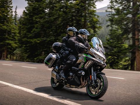2025 Kawasaki Versys 1100 SE LT ABS in North Bend, Oregon - Photo 9