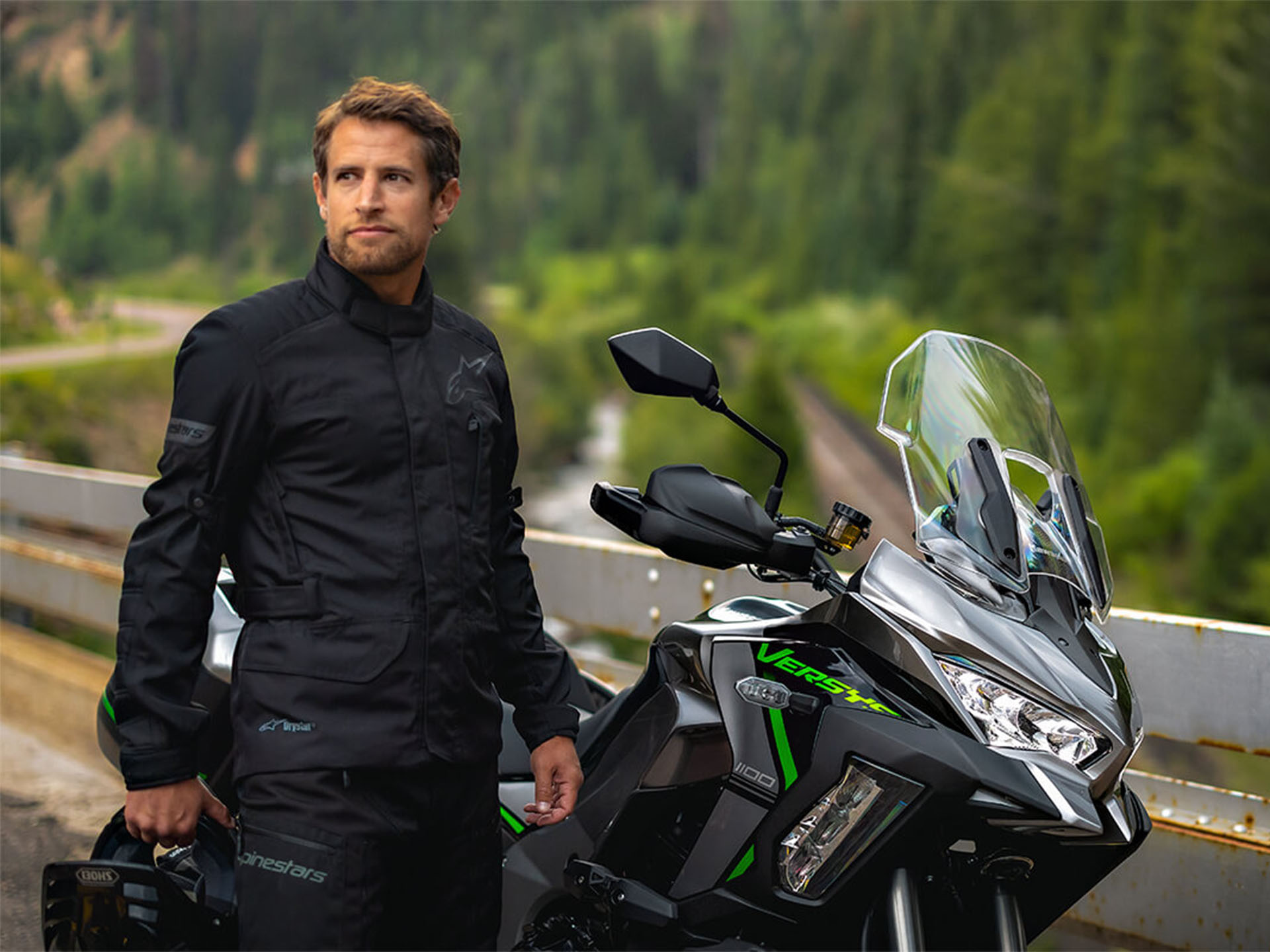 2025 Kawasaki Versys 1100 SE LT ABS in North Bend, Oregon - Photo 16