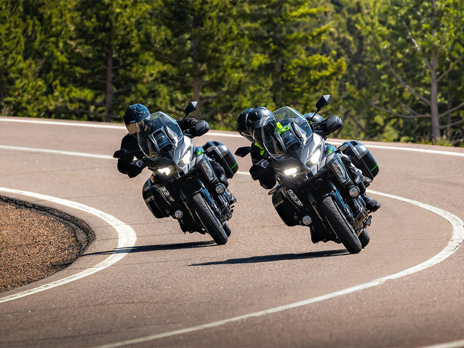 2025 Kawasaki Versys 1100 SE LT ABS in North Bend, Oregon - Photo 17