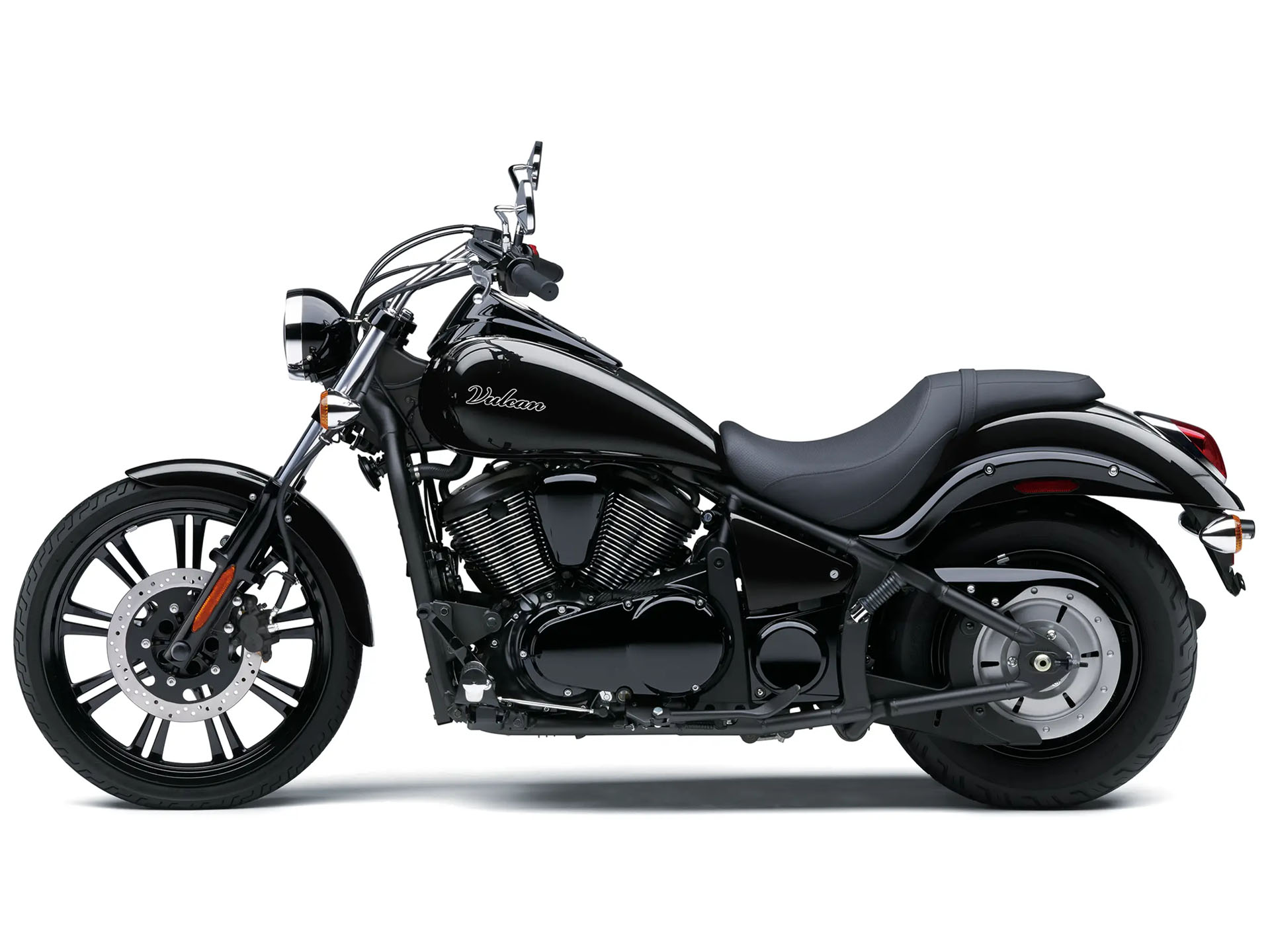 2026 Kawasaki Vulcan 900 Custom in Tyngsboro, Massachusetts - Photo 2