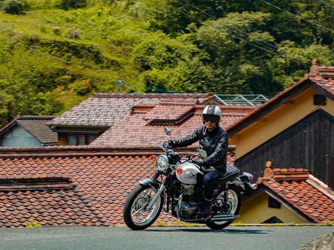 2026 Kawasaki W800 ABS in Tyngsboro, Massachusetts - Photo 16