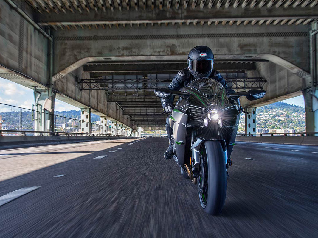 2026 Kawasaki Ninja H2 Carbon ABS in Tyngsboro, Massachusetts - Photo 5