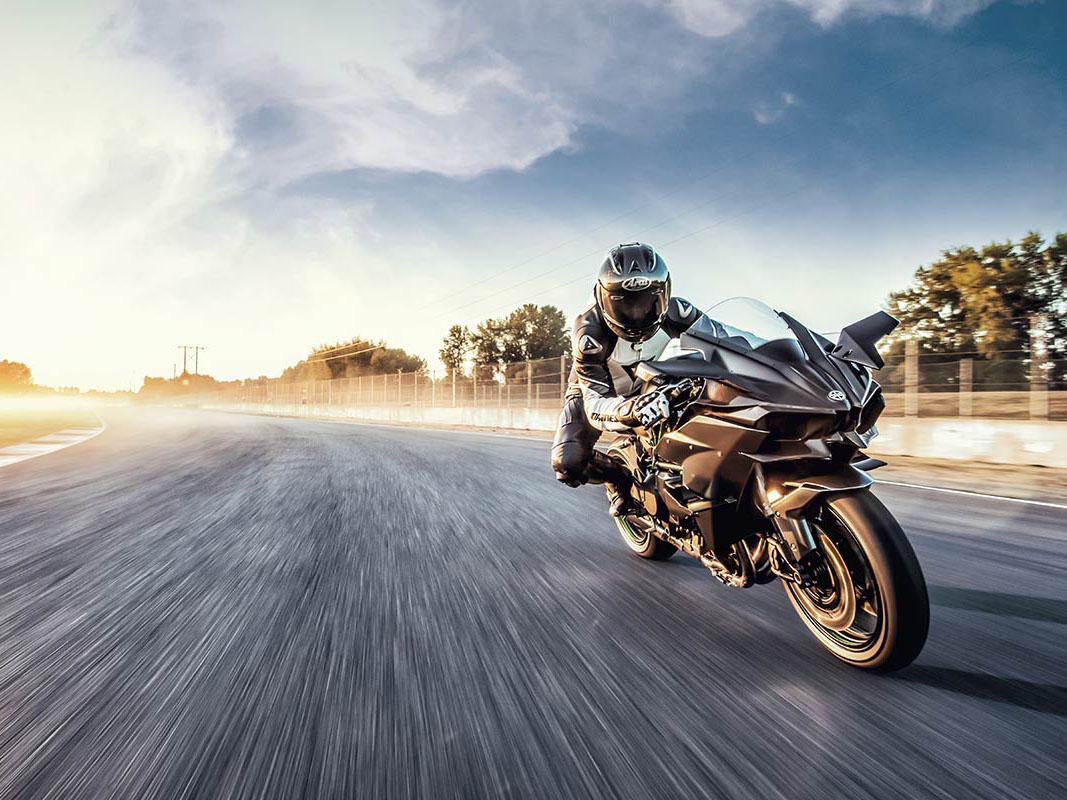 2026 Kawasaki Ninja H2 R ABS in Tyngsboro, Massachusetts - Photo 8