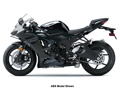 2026 Kawasaki Ninja ZX-6R in Topsham, Maine - Photo 2