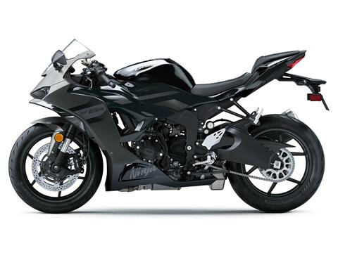 2026 Kawasaki NINJA ZX-6R ABS in Huron, Ohio - Photo 2