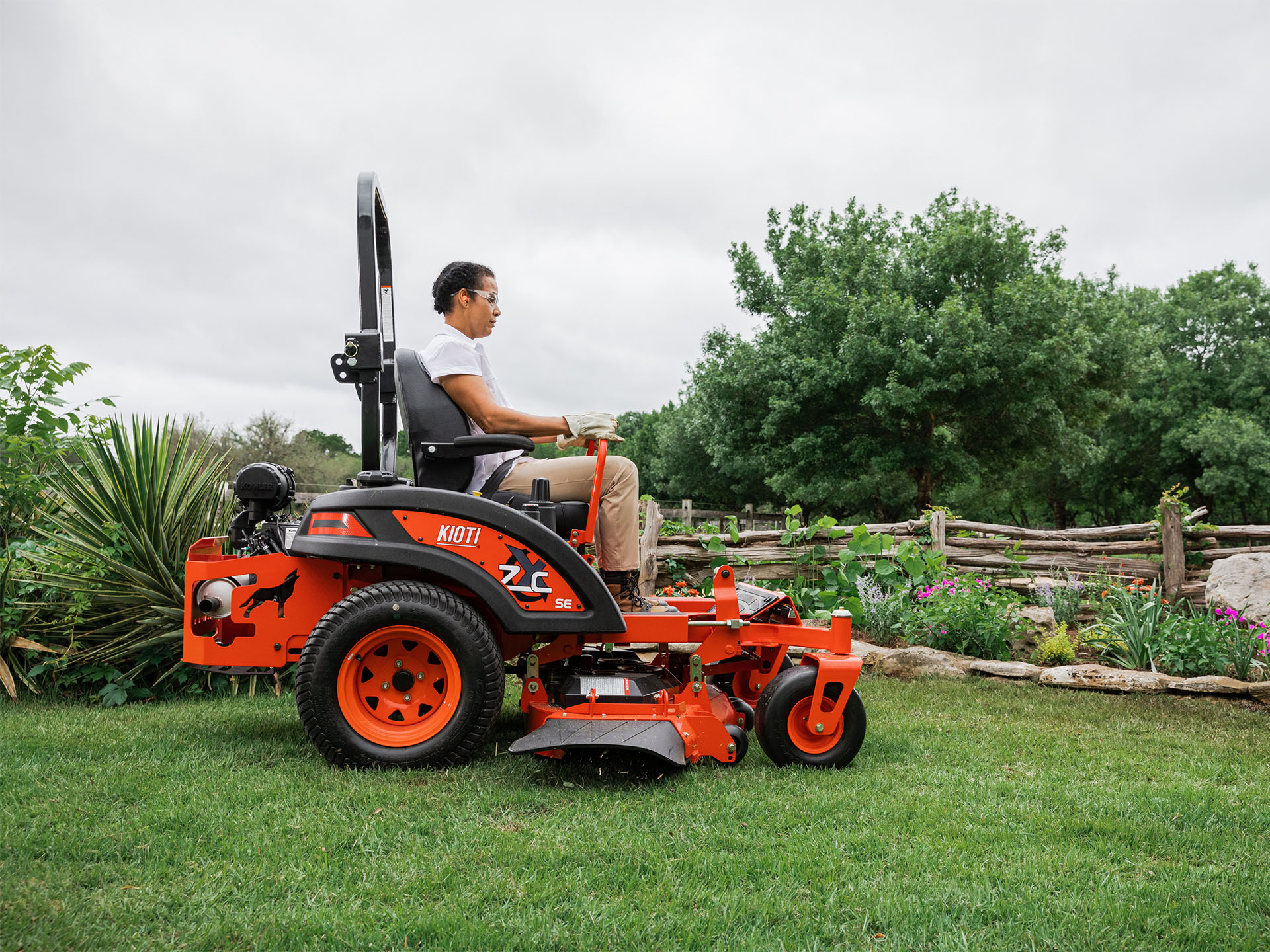 2024 KIOTI ZXC 54 in. B&S CXi 49T8 27 hp Lawn Mowers - Riding