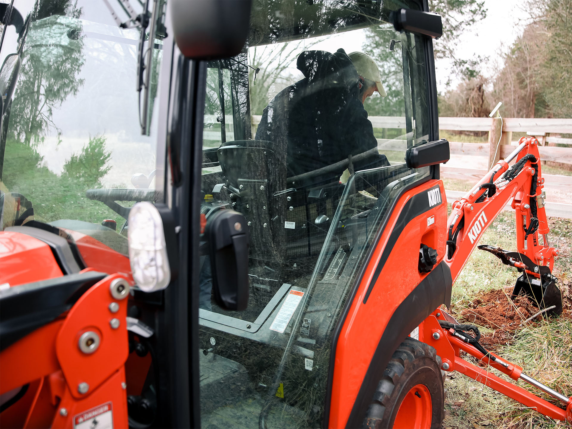 New 2025 KIOTI CS2530H Cab Tractors - 2000000002