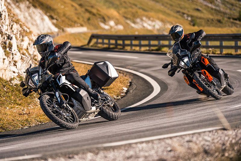 2020 KTM 790 Adventure 2