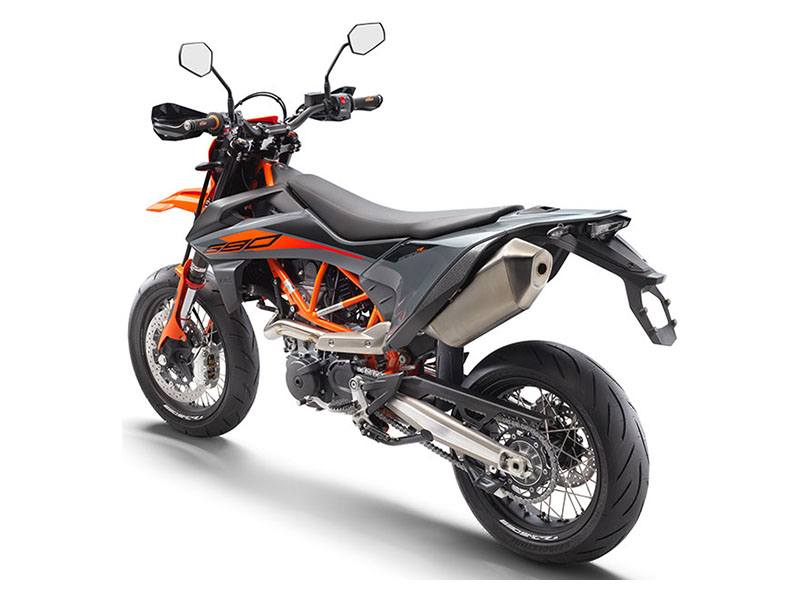 2022 KTM 690 SMC R 4