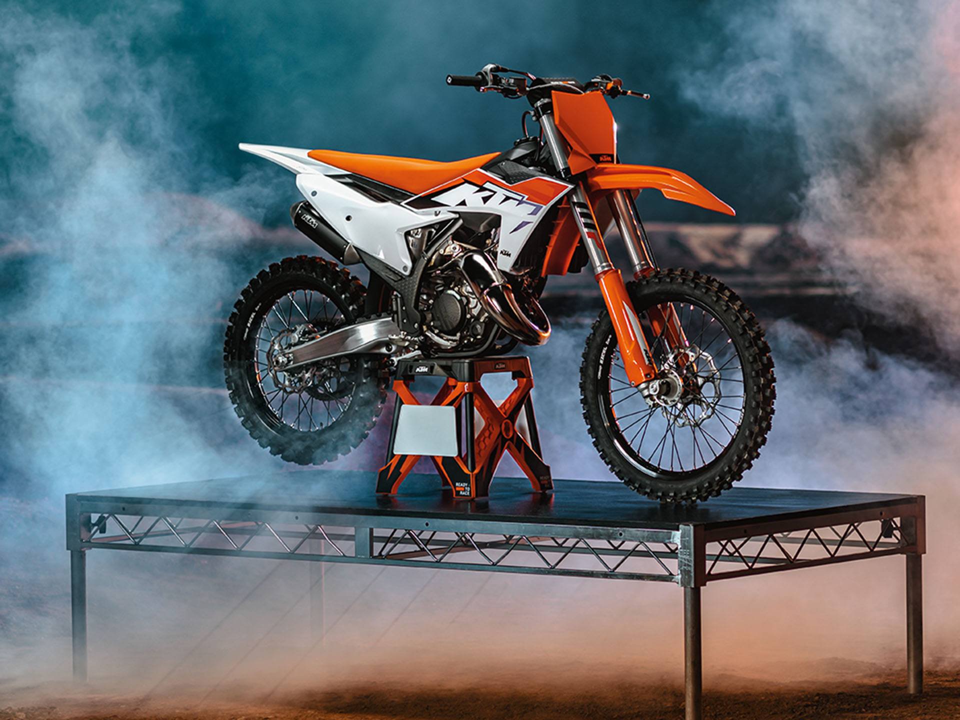 KTM 125Duke  8月前半まで 新車】KTMから「125DUKE」2023年モデル発売！新色ホワイトを追加