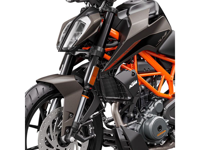 2023 KTM 390 Duke in Rochester, New York - Photo 16