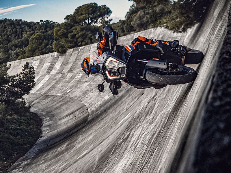 2024 KTM 1290 Super Adventure S in Whiteland, Indiana - Photo 18