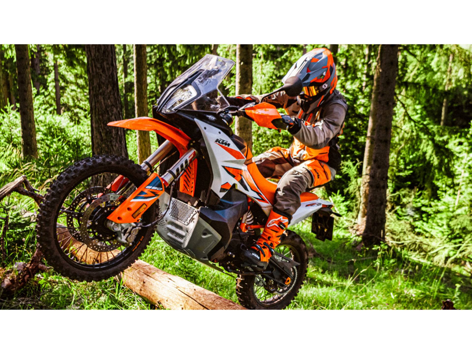 2024 KTM 890 Adventure R in Athens, Ohio - Photo 16