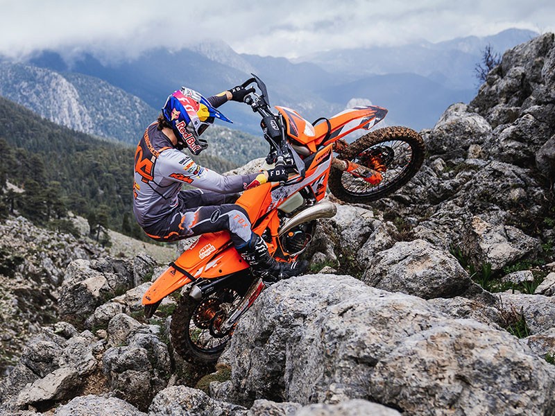 2024 KTM 300 XC-W Hardenduro in Athens, Ohio - Photo 17