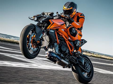 2024 KTM 1390 Super Duke R EVO in Athens, Ohio - Photo 15