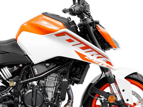 2024 KTM 250 Duke in Topeka, Kansas - Photo 7