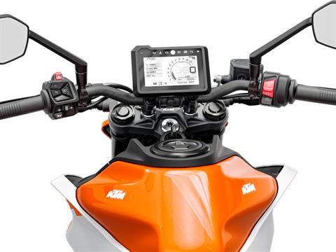 2024 KTM 250 Duke in Topeka, Kansas - Photo 8