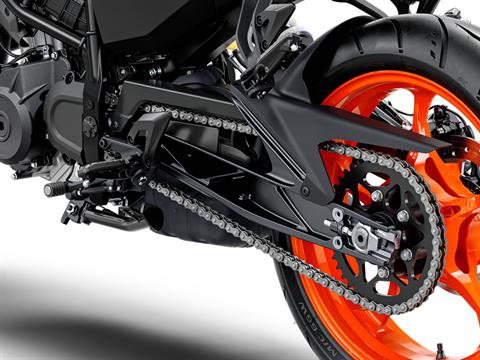 2024 KTM 250 Duke in Topeka, Kansas - Photo 13