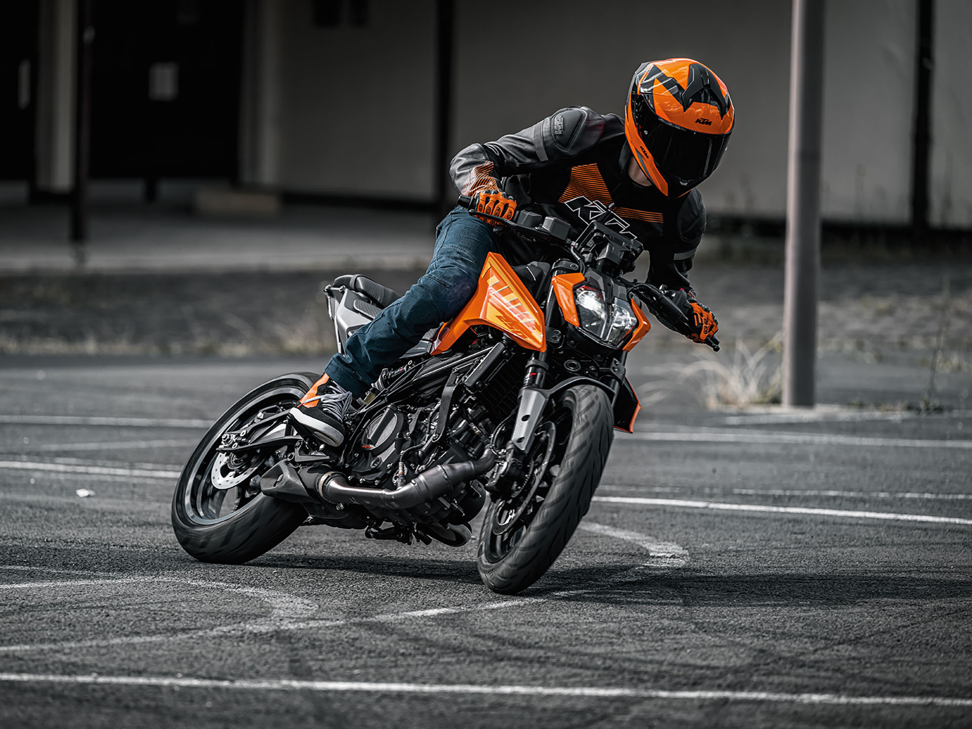 Duke bs6 250 price cheap