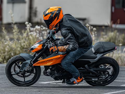 2024 KTM 250 Duke in Topeka, Kansas - Photo 19