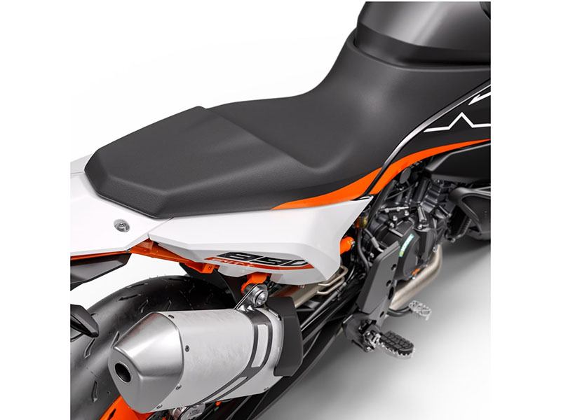 2024 KTM 890 SMT in The Dalles, Oregon - Photo 9