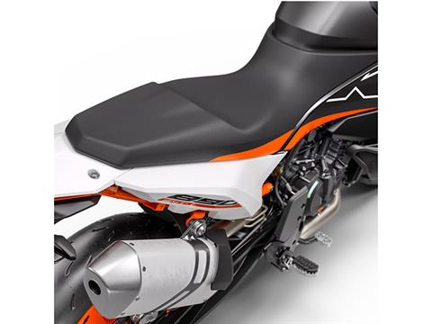 2024 KTM 890 SMT in The Dalles, Oregon - Photo 9
