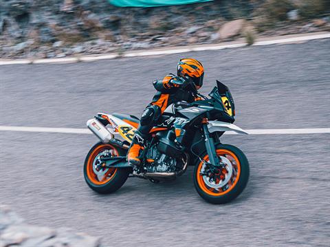 2024 KTM 890 SMT in The Dalles, Oregon - Photo 18