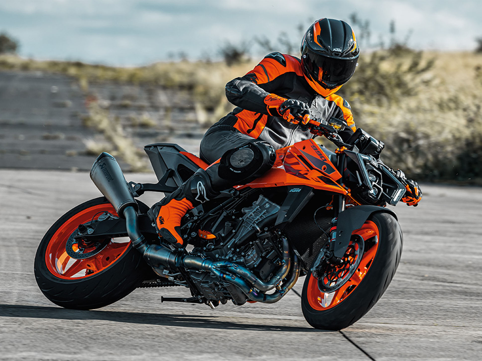 2024 KTM 990 Duke in Topeka, Kansas - Photo 14