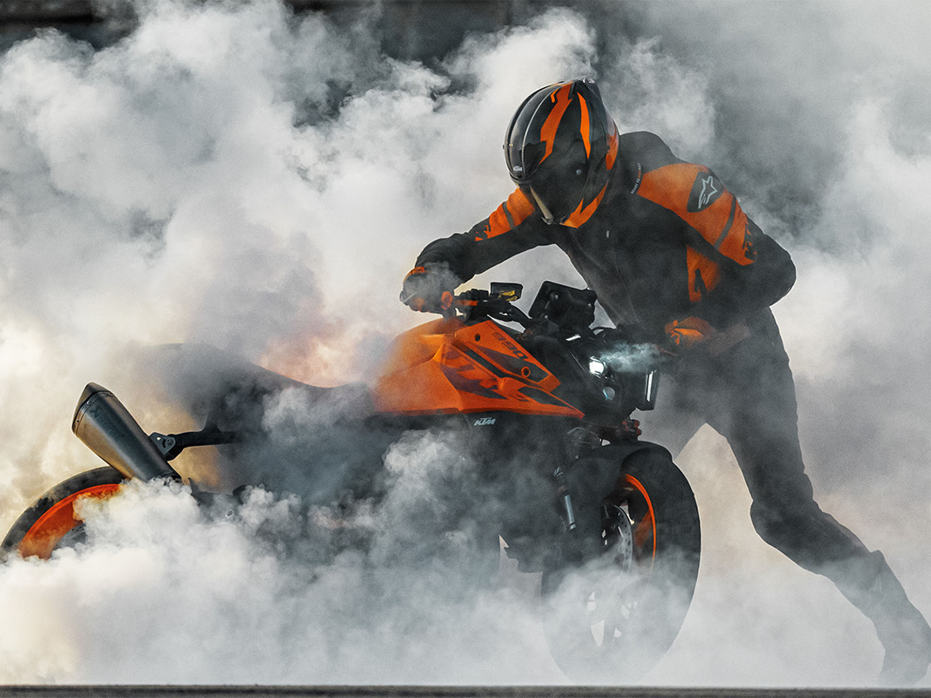 2024 KTM 990 Duke in Topeka, Kansas - Photo 15