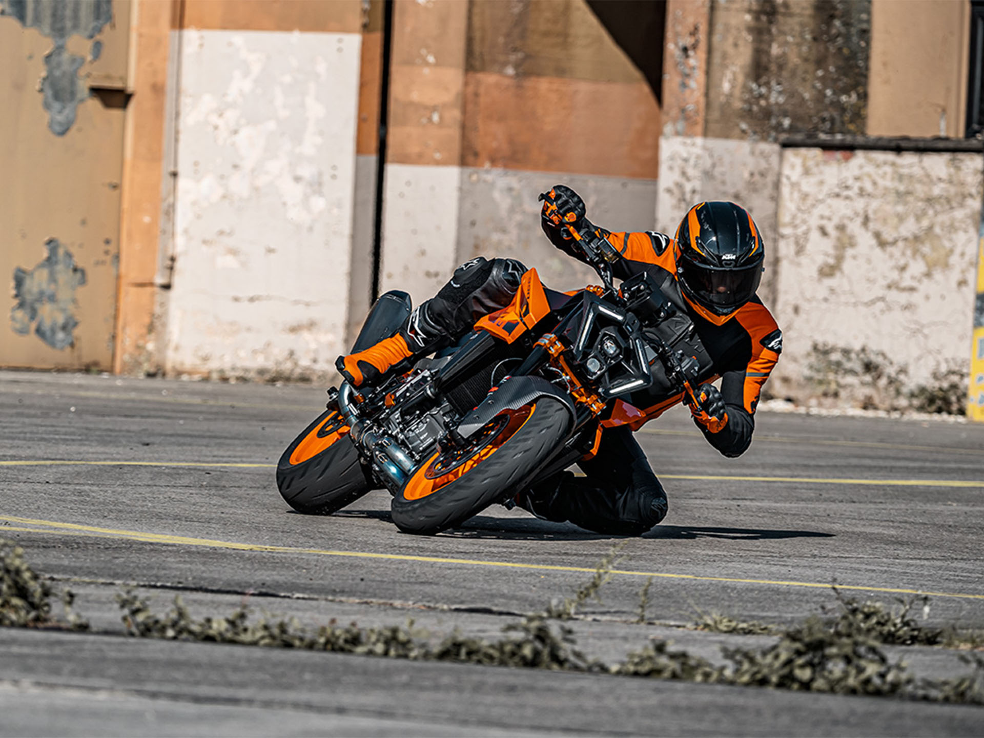 2024 KTM 990 Duke in Topeka, Kansas - Photo 16