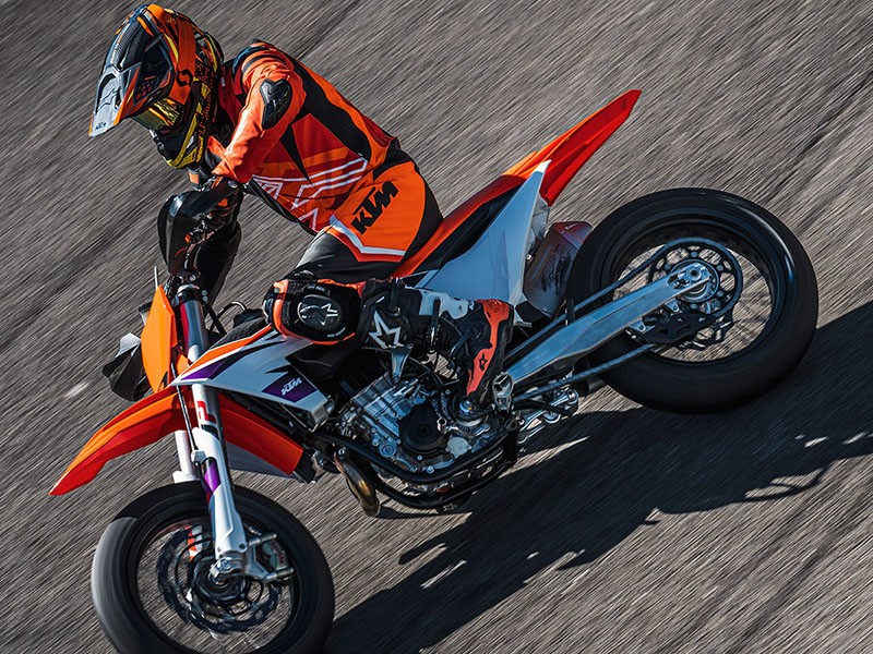 2024 KTM 450 SMR in North Mankato, Minnesota - Photo 16