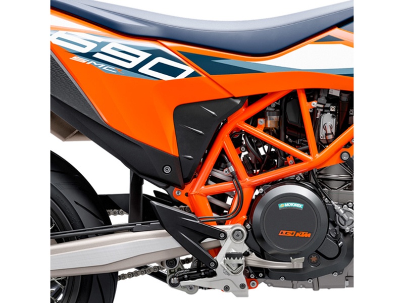 2024 KTM 690 SMC R in Marietta, Ohio - Photo 13